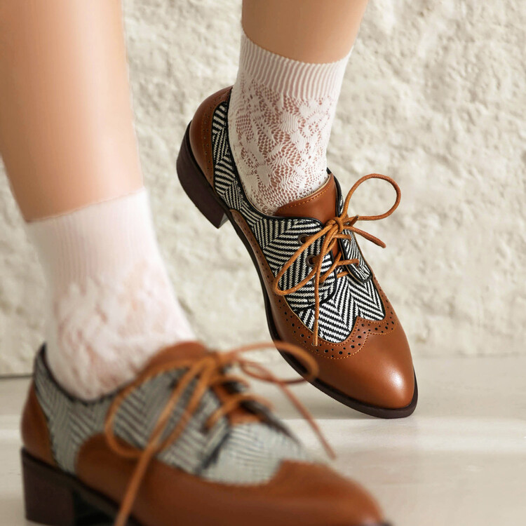 Women's Retro Striped Lace-Up Flat Shoes - Casual Round Toe
